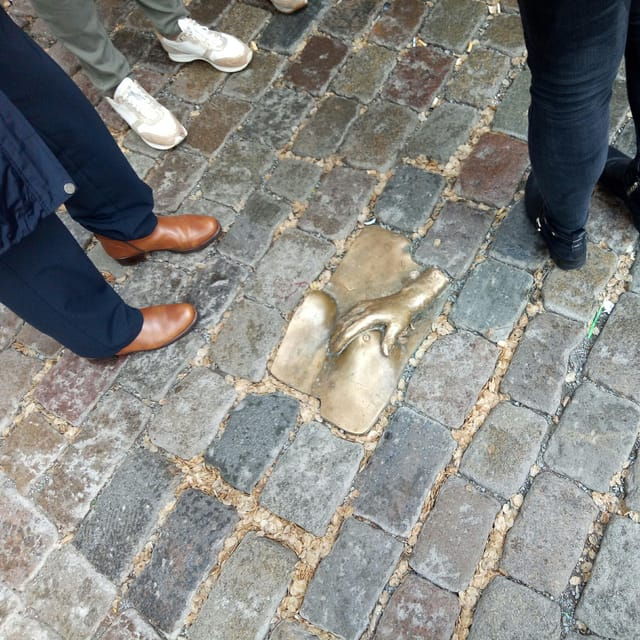 amsterdam-unveiling-the-secrets-redlight-district-tour