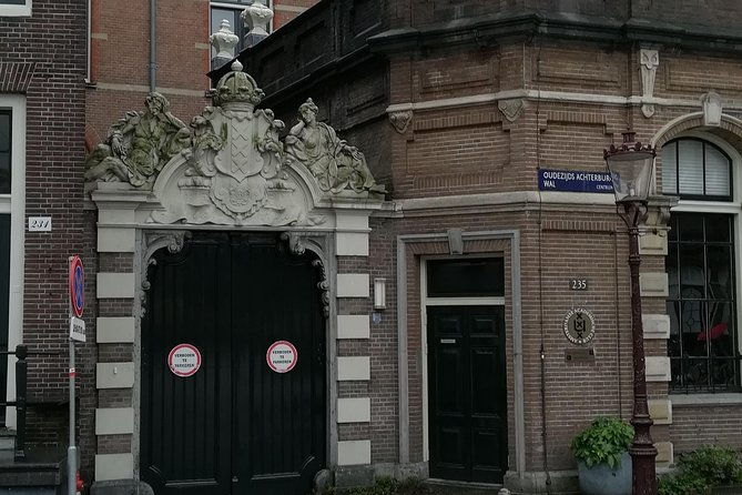 amsterdam-walking-tour-all-about-history-architecture-traditions-anecdotes