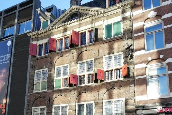 amsterdam-walking-tour-all-about-history-architecture-traditions-anecdotes
