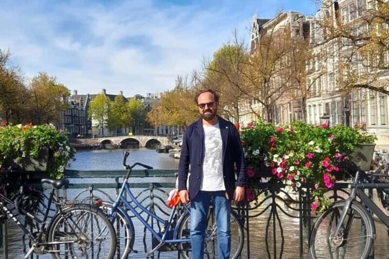 Amsterdam: Walking Tour of Historic Center - Who Will Benefit Most?