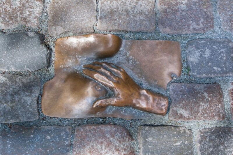 amsterdam-walking-tour-of-the-red-light-district