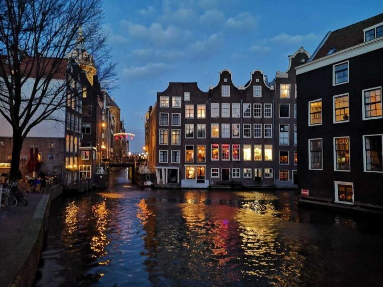 amsterdam-walking-tour-of-the-red-light-district