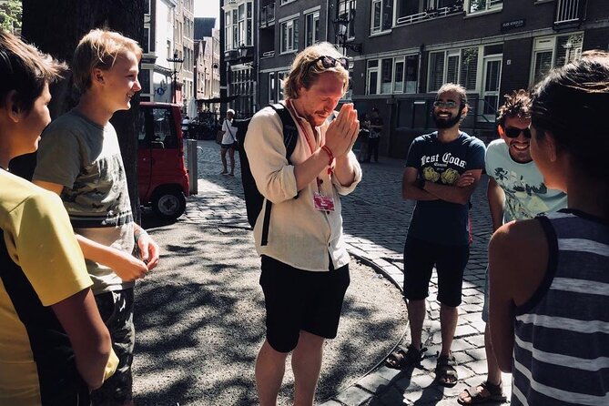 amsterdam-walking-tour-with-a-local-comedian-as-guide-2