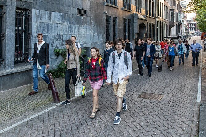 amsterdam-walking-tour-with-a-local-comedian-as-guide