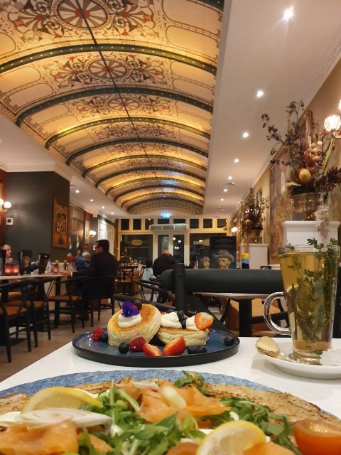 amsterdam-walking-tour-with-dutch-pancake-lunch-2