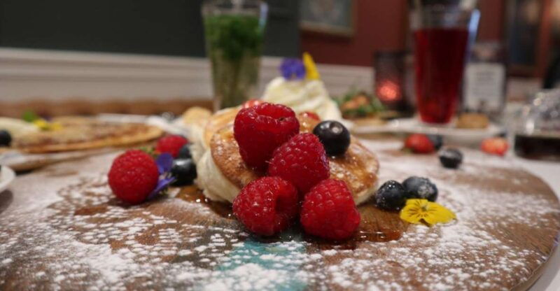 amsterdam-walking-tour-with-dutch-pancake-lunch-2