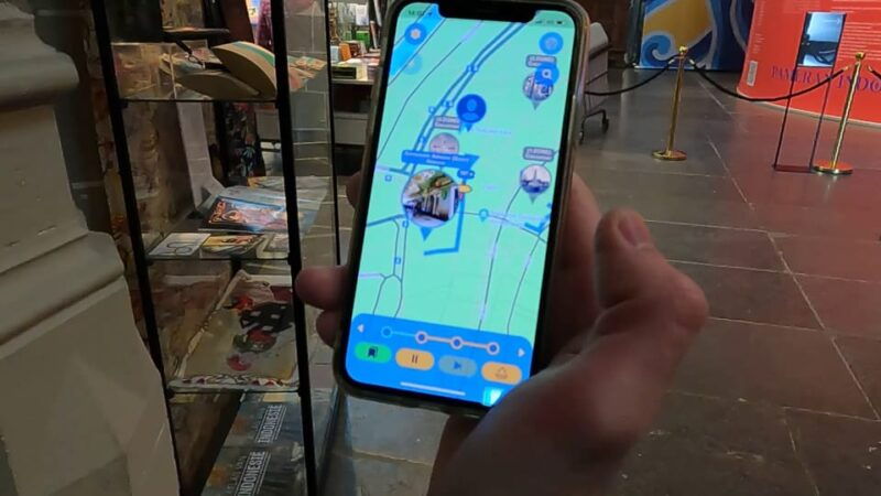 amsterdam-walking-tour-with-smartphone-app