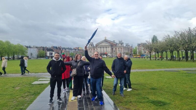 amsterdam-walking-tour-wwii-liberal-amsterdam-waterways