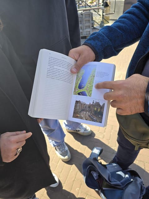 amsterdam-walking-tour-wwii-liberal-amsterdam-waterways