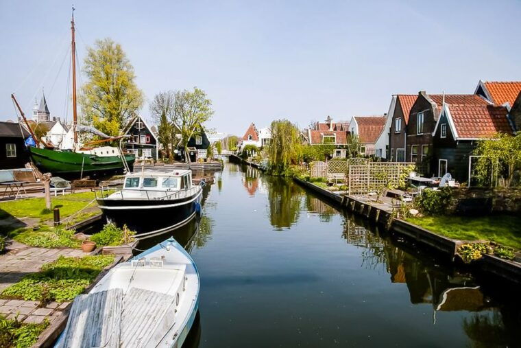 amsterdam-zaanse-schans-edam-volendam-marken-bus-tour