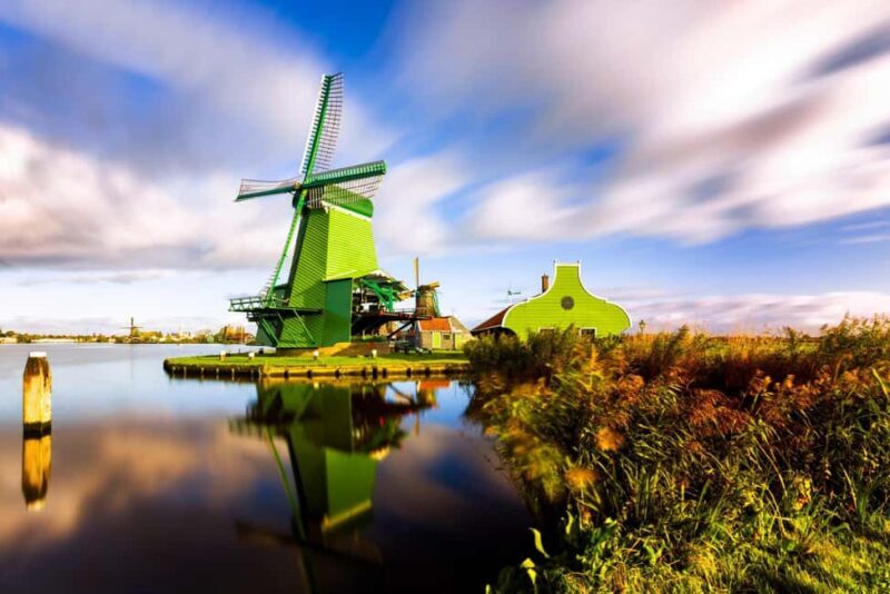 Amsterdam: Zaanse Schans, Windmills & Volendam Private Tour - The Unique Appeal of Giethoorn: Canals, Cottages, and Peaceful Views  