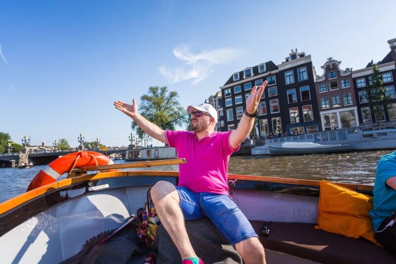 amsterdam1-5-hour-canal-cruise-local-guide-drinks-snacks