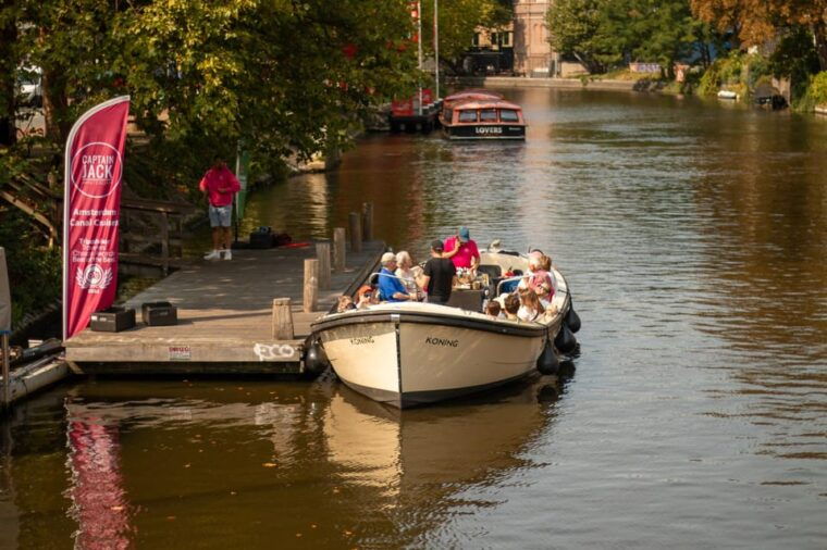 amsterdam1-5-hour-canal-cruise-local-guide-drinks-snacks