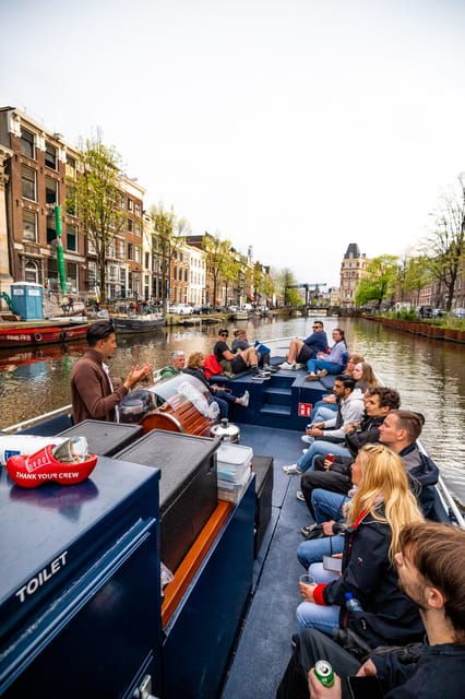 amsterdamold-city-canal-cruise-with-live-guide-and-open-bar