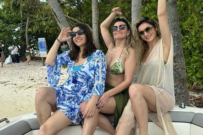 amusing-private-boat-tour-champagne-sandbars-floating-mat