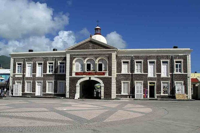 an-exciting-scenic-and-historical-island-tour