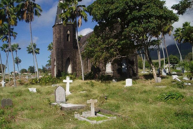 an-exciting-scenic-and-historical-island-tour