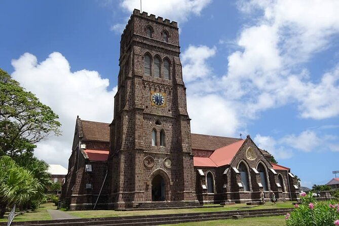an-exciting-scenic-and-historical-island-tour