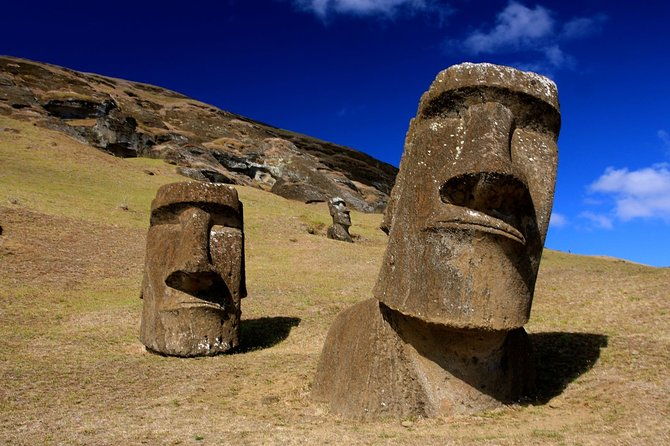 anakena-and-rapa-nui-culture-in-easter-island