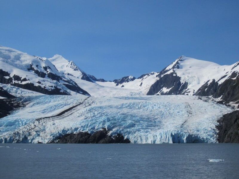 anchorage-portage-glacier-and-wildlife-explorer-cruise