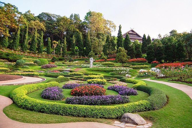 Ancient City Tour from Chiang Rai with Golden Triangle and Royal Villa - Who Should Consider This Tour?