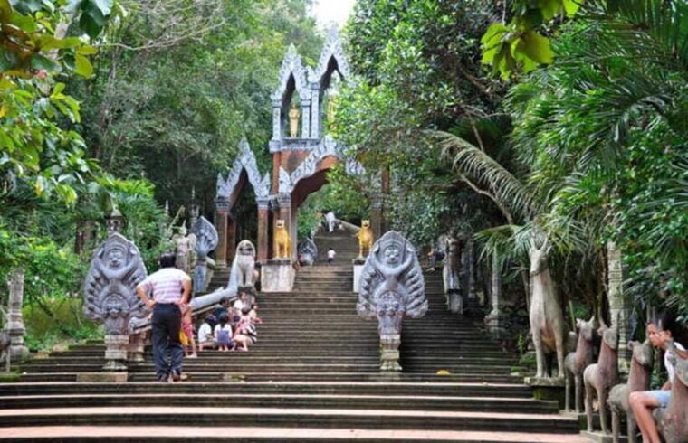 ancient-cityphnom-kulen-and-waterfall-private-tour
