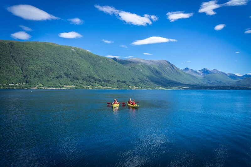andalsnes-kayaking-in-majestic-romsdalsfjord