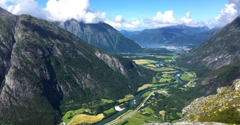 andalsnes-trollstigen-trollwall-audio-guide-bus-tour