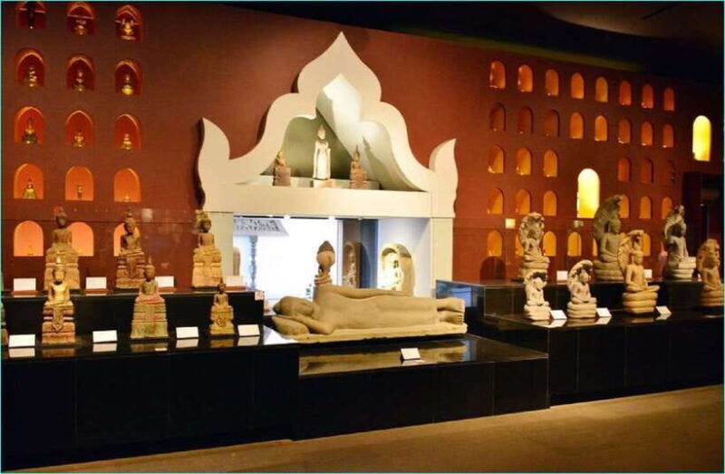 angkor-national-museum-ticket-with-tuk-tuk-pick-up