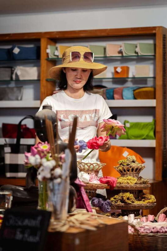 Angkor Silk Farm & Lotus Silk Farm: Siem Reap Discovery Tour - Who Should Consider This Tour