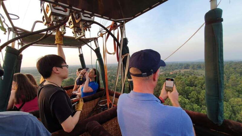angkor-stunning-hot-air-balloon