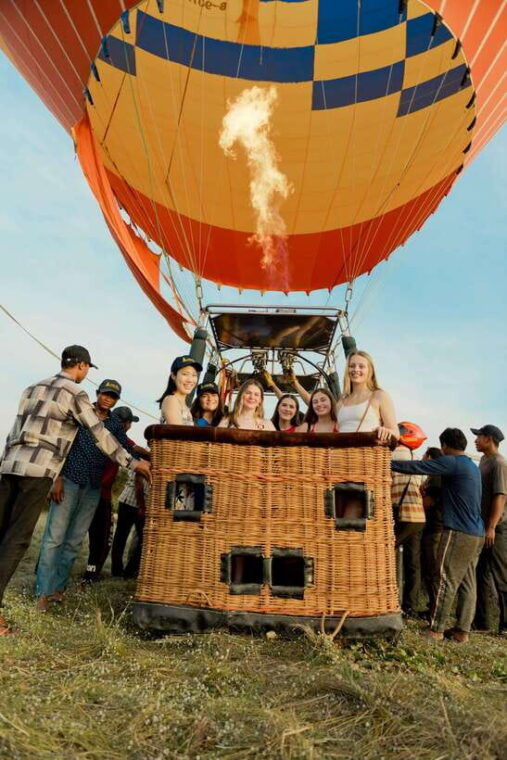 angkor-stunning-hot-air-balloon