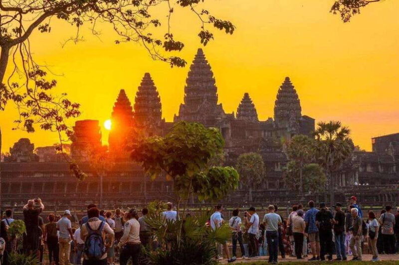 angkor-wat-1-day-with-sunrise-combined-tour-with-tuk-tuk