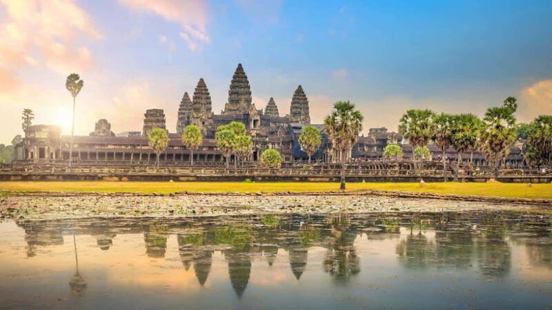 angkor-wat-2-day-sunrise-and-floating-village-tour