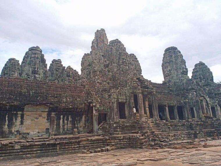 angkor-wat-angkor-thom-and-ta-prohm-day-trip-with-sunset