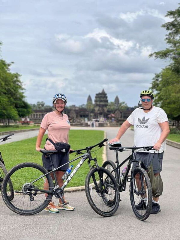 angkor-wat-bike-tour-with-lunch-included