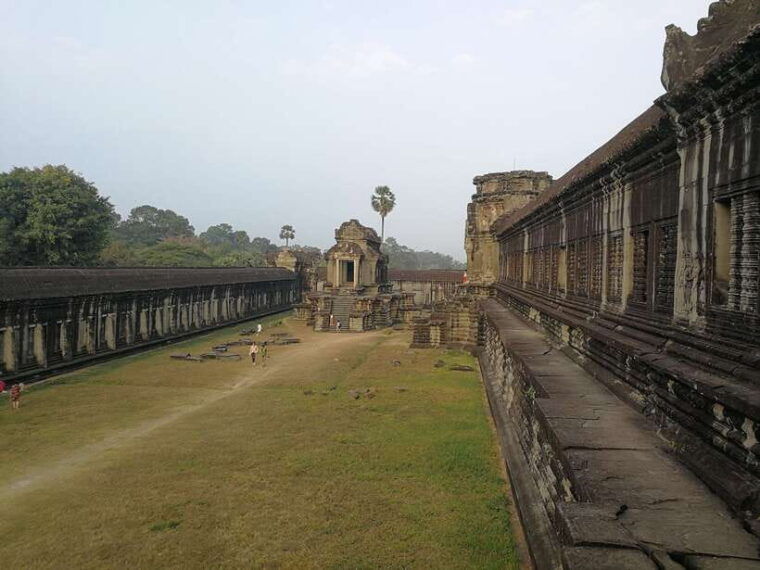 angkor-wat-full-day-private-tour-with-sunrise