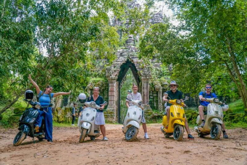 angkor-wat-guided-vespa-tour-inclusive-lunch-at-local-house
