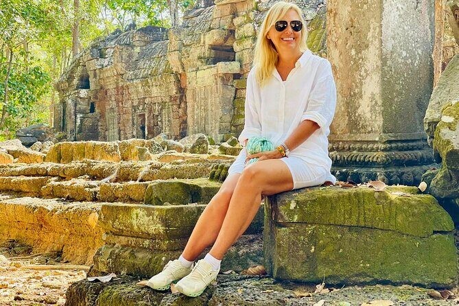 Angkor Wat Private Day Tour With Guide - Key Points