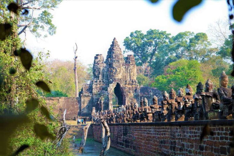 angkor-wat-private-sunrise-tour-with-champagne-breakfast