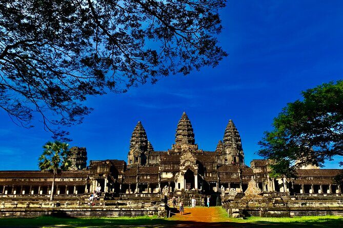 Angkor Wat Small Circuit & Sunset Tour - Who Should Consider This Tour?
