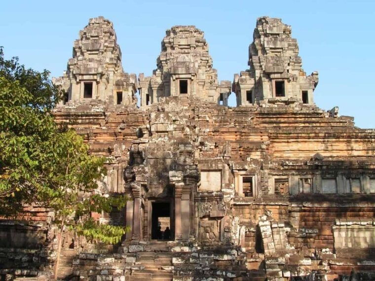 angkor-wat-small-tour-sunrise-with-private-tuk-tuk-2