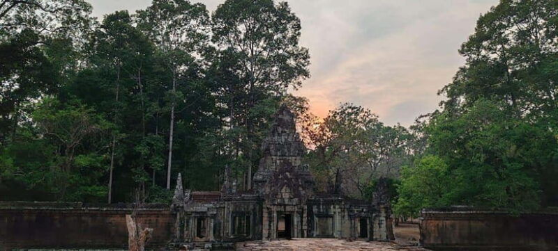 angkor-wat-sunrise-jeep-tour-with-handicraft-center-visit