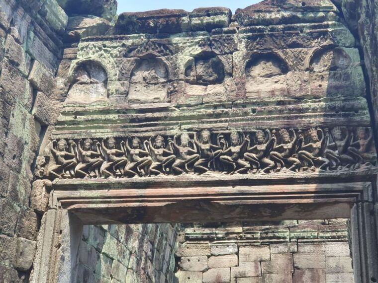 angkor-wat-sunrise-main-temples-tourincluded-breakfast