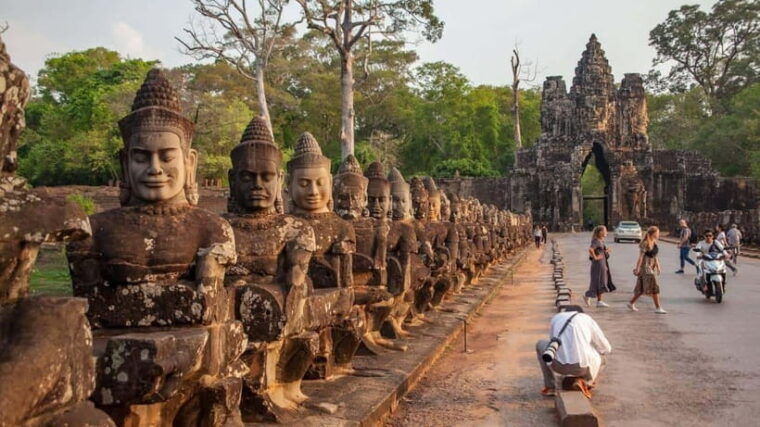 angkor-wat-sunrise-main-temples-tourincluded-breakfast