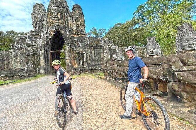 Angkor Wat Sunrise or Sunset Tour with Guide - Key Points