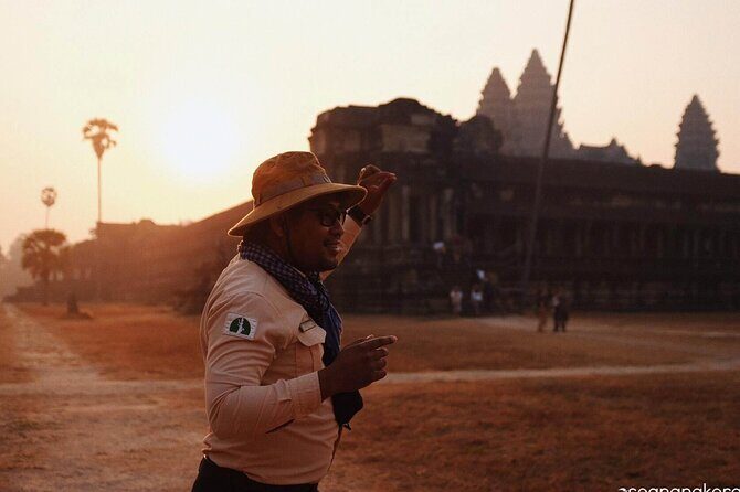 Angkor Wat Sunrise Small Group Tour with Breakfast - Key Points