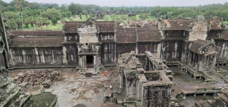 angkor-wat-temples-tour-by-car-with-optional-sunrise