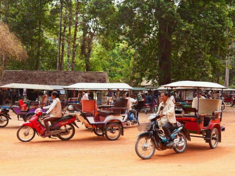 angkor-wat-tour-by-tuk-tuk-with-english-speaking-driver