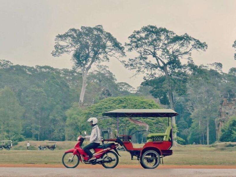 angkor-wat-tour-by-tuk-tuk-with-english-speaking-driver